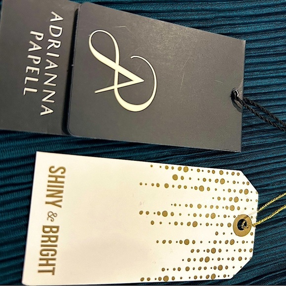 NWT Adrianna Papell Pleated Top Women’s  evening blue/green top. Size Medium - Picture 3 of 9